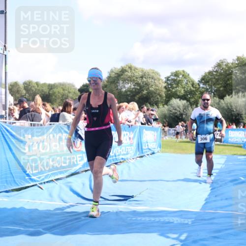 25.08.2024 - Elbe Triathlon Hamburg H.Heesch http://msf.ph/oto/6871558 25.08.2024 11:59:06 Ziel 306, 478, 1572 meine-sportfotos.de