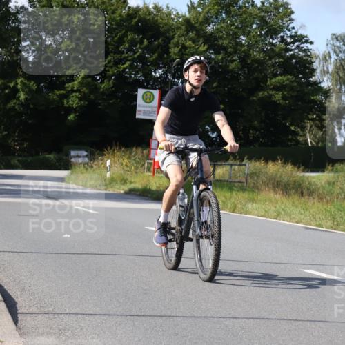 25.08.2024 - Elbe Triathlon Hamburg Fuchs,  Jonas http://msf.ph/oto/6871571 25.08.2024 11:13:31 Radfahren 1604 meine-sportfotos.de