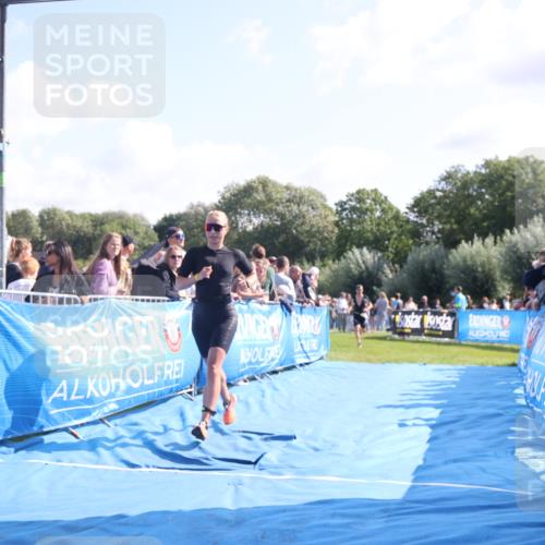 25.08.2024 - Elbe Triathlon Hamburg H.Heesch http://msf.ph/oto/6871574 25.08.2024 11:09:39 Ziel 419, 469 meine-sportfotos.de