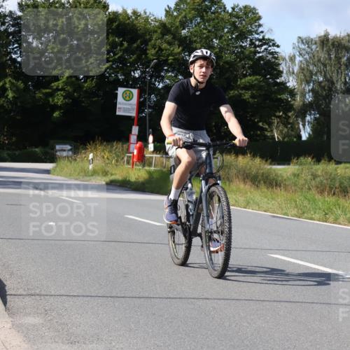 25.08.2024 - Elbe Triathlon Hamburg Fuchs,  Jonas http://msf.ph/oto/6871579 25.08.2024 11:13:31 Radfahren 1604 meine-sportfotos.de