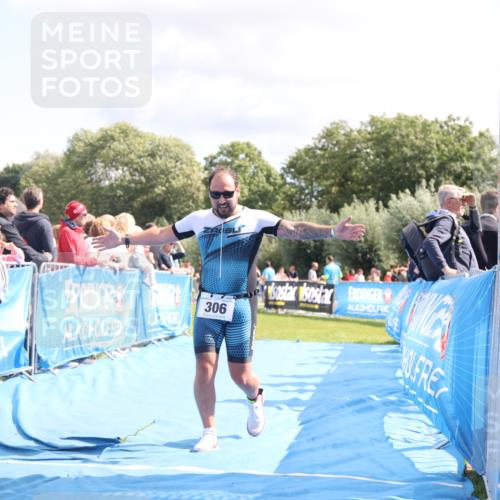 25.08.2024 - Elbe Triathlon Hamburg H.Heesch http://msf.ph/oto/6871588 25.08.2024 11:59:07 Ziel 306, 478, 1572 meine-sportfotos.de
