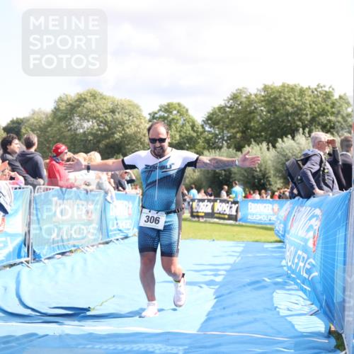 25.08.2024 - Elbe Triathlon Hamburg H.Heesch http://msf.ph/oto/6871592 25.08.2024 11:59:07 Ziel 306, 478, 1572 meine-sportfotos.de