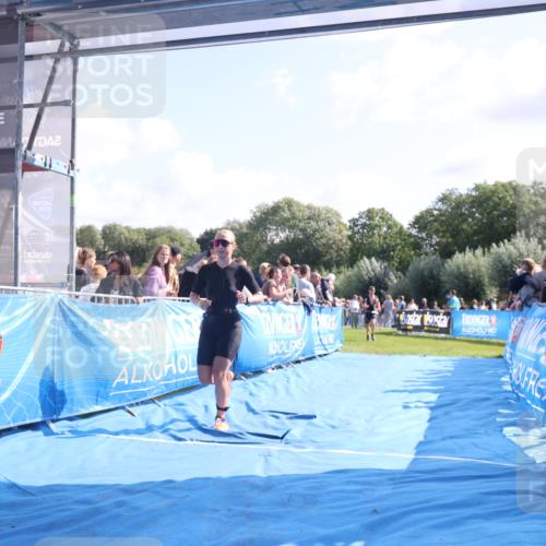 25.08.2024 - Elbe Triathlon Hamburg H.Heesch http://msf.ph/oto/6871594 25.08.2024 11:09:39 Ziel 419, 469 meine-sportfotos.de