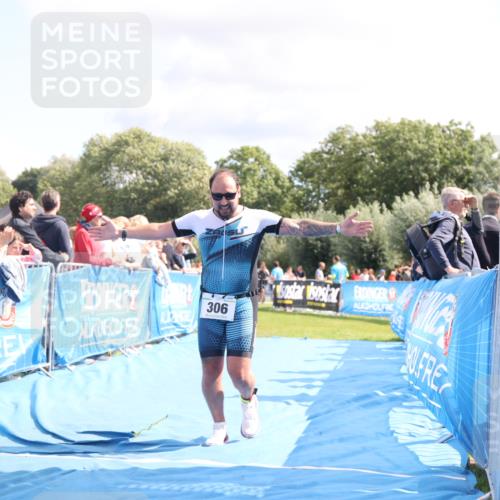 25.08.2024 - Elbe Triathlon Hamburg H.Heesch http://msf.ph/oto/6871601 25.08.2024 11:59:07 Ziel 306, 478, 1572 meine-sportfotos.de