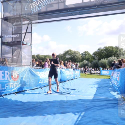 25.08.2024 - Elbe Triathlon Hamburg H.Heesch http://msf.ph/oto/6871607 25.08.2024 11:09:39 Ziel 419, 469 meine-sportfotos.de