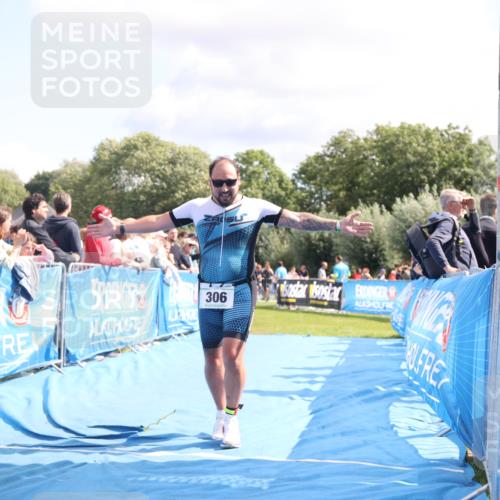 25.08.2024 - Elbe Triathlon Hamburg H.Heesch http://msf.ph/oto/6871609 25.08.2024 11:59:07 Ziel 306, 478, 1572 meine-sportfotos.de