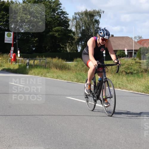 25.08.2024 - Elbe Triathlon Hamburg Fuchs,  Jonas http://msf.ph/oto/6871615 25.08.2024 11:13:47 Radfahren 151 meine-sportfotos.de