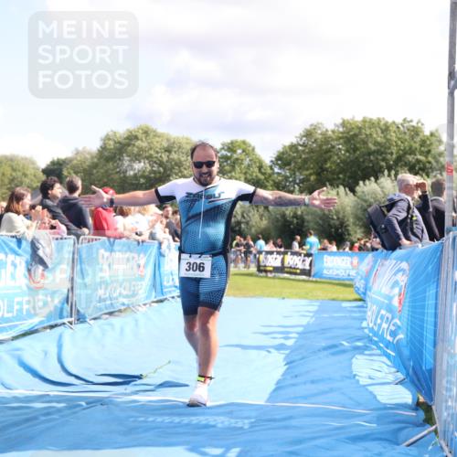 25.08.2024 - Elbe Triathlon Hamburg H.Heesch http://msf.ph/oto/6871625 25.08.2024 11:59:08 Ziel 306, 478, 1552, 1572 meine-sportfotos.de