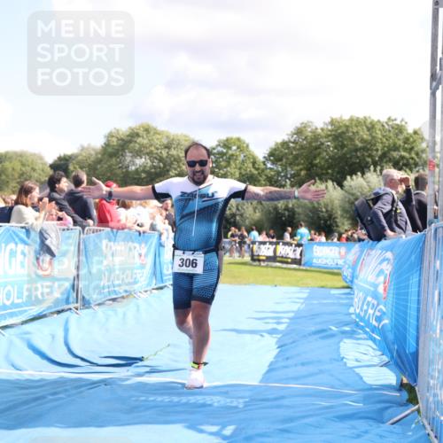 25.08.2024 - Elbe Triathlon Hamburg H.Heesch http://msf.ph/oto/6871631 25.08.2024 11:59:08 Ziel 306, 478, 1552, 1572 meine-sportfotos.de