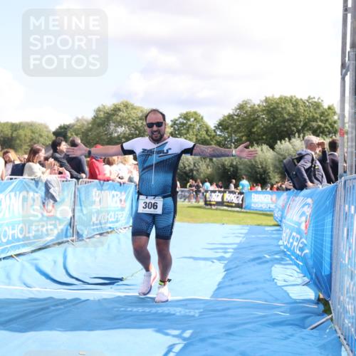 25.08.2024 - Elbe Triathlon Hamburg H.Heesch http://msf.ph/oto/6871644 25.08.2024 11:59:08 Ziel 306, 478, 1552, 1572 meine-sportfotos.de