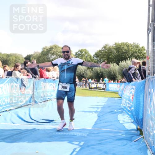 25.08.2024 - Elbe Triathlon Hamburg H.Heesch http://msf.ph/oto/6871649 25.08.2024 11:59:08 Ziel 306, 478, 1552, 1572 meine-sportfotos.de
