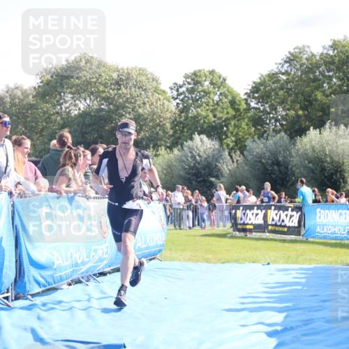 25.08.2024 - Elbe Triathlon Hamburg H.Heesch http://msf.ph/oto/6871653 25.08.2024 11:09:42 Ziel 419, 469, 573, 578 meine-sportfotos.de
