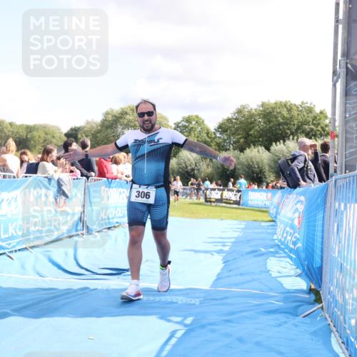 25.08.2024 - Elbe Triathlon Hamburg H.Heesch http://msf.ph/oto/6871666 25.08.2024 11:59:08 Ziel 306, 478, 1552, 1572 meine-sportfotos.de