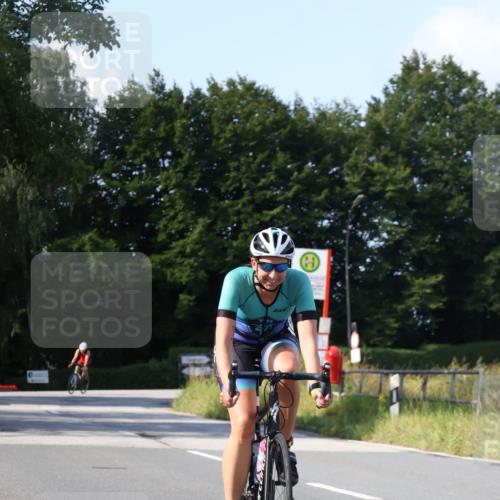 25.08.2024 - Elbe Triathlon Hamburg Fuchs,  Jonas http://msf.ph/oto/6871669 25.08.2024 10:31:51 Radfahren 525, 701 meine-sportfotos.de