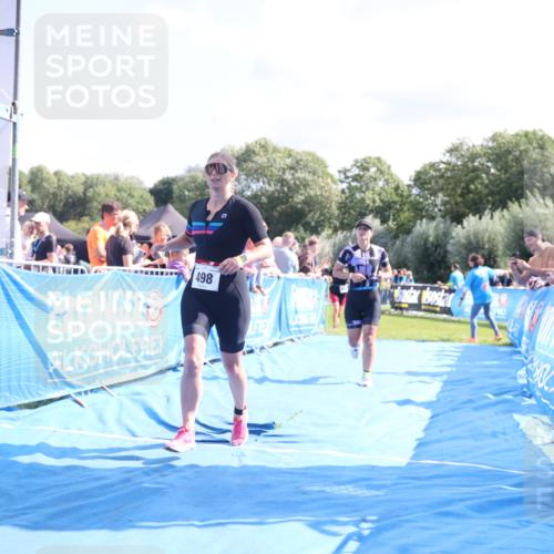 25.08.2024 - Elbe Triathlon Hamburg H.Heesch http://msf.ph/oto/6871676 25.08.2024 11:36:46 Ziel 423, 479, 498 meine-sportfotos.de