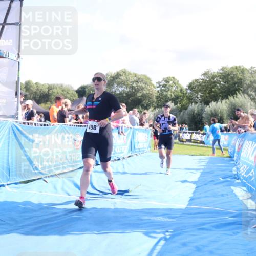 25.08.2024 - Elbe Triathlon Hamburg H.Heesch http://msf.ph/oto/6871683 25.08.2024 11:36:46 Ziel 423, 479, 498 meine-sportfotos.de