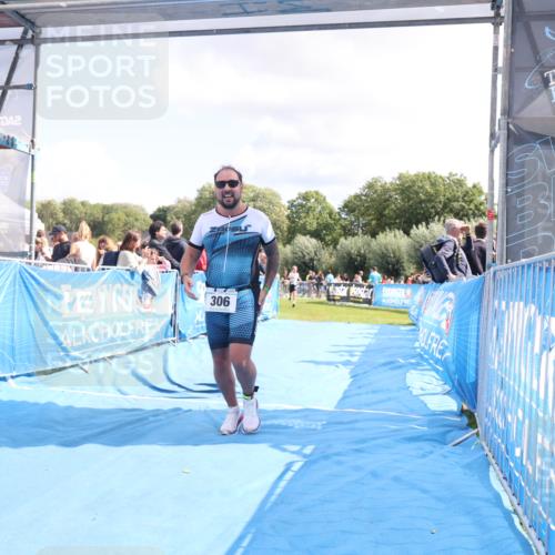 25.08.2024 - Elbe Triathlon Hamburg H.Heesch http://msf.ph/oto/6871696 25.08.2024 11:59:08 Ziel 306, 478, 1552, 1572 meine-sportfotos.de