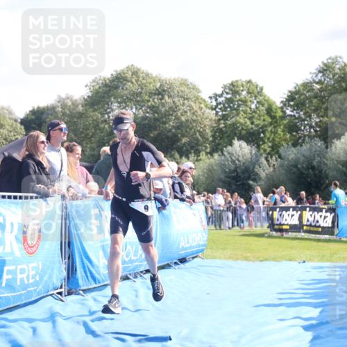 25.08.2024 - Elbe Triathlon Hamburg H.Heesch http://msf.ph/oto/6871697 25.08.2024 11:09:42 Ziel 419, 469, 573, 578 meine-sportfotos.de