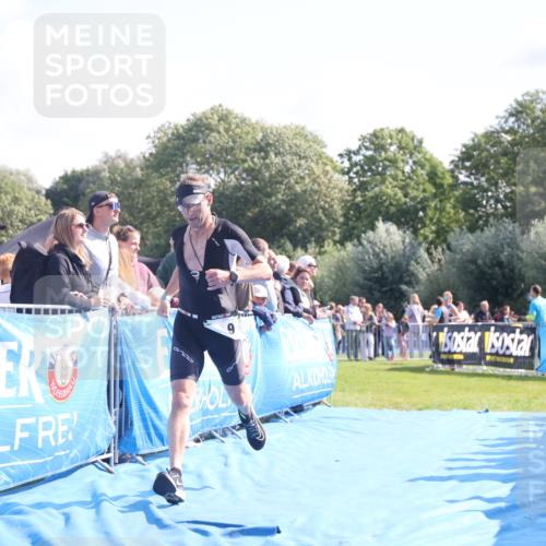 25.08.2024 - Elbe Triathlon Hamburg H.Heesch http://msf.ph/oto/6871708 25.08.2024 11:09:42 Ziel 419, 469, 573, 578 meine-sportfotos.de