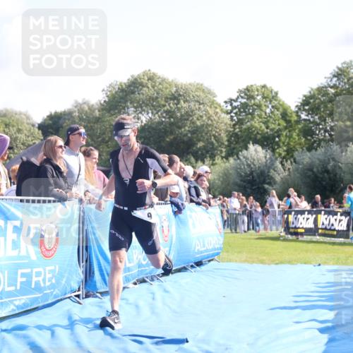 25.08.2024 - Elbe Triathlon Hamburg H.Heesch http://msf.ph/oto/6871715 25.08.2024 11:09:43 Ziel 419, 469, 573, 578 meine-sportfotos.de