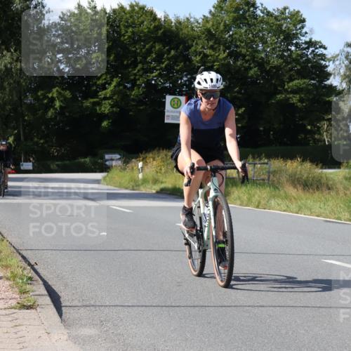 25.08.2024 - Elbe Triathlon Hamburg Fuchs,  Jonas http://msf.ph/oto/6871716 25.08.2024 11:14:21 Radfahren 1523, 1486, 757, 1716 meine-sportfotos.de