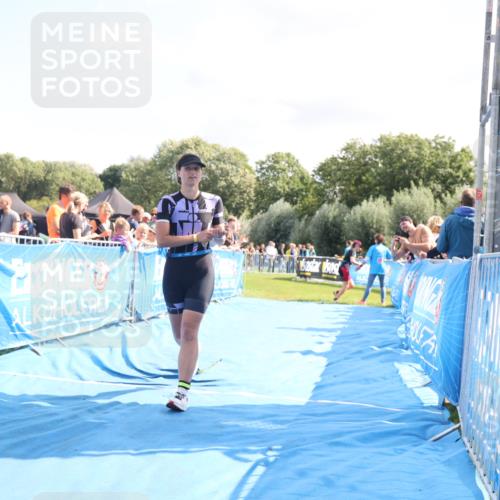 25.08.2024 - Elbe Triathlon Hamburg H.Heesch http://msf.ph/oto/6871717 25.08.2024 11:36:47 Ziel 479, 498 meine-sportfotos.de