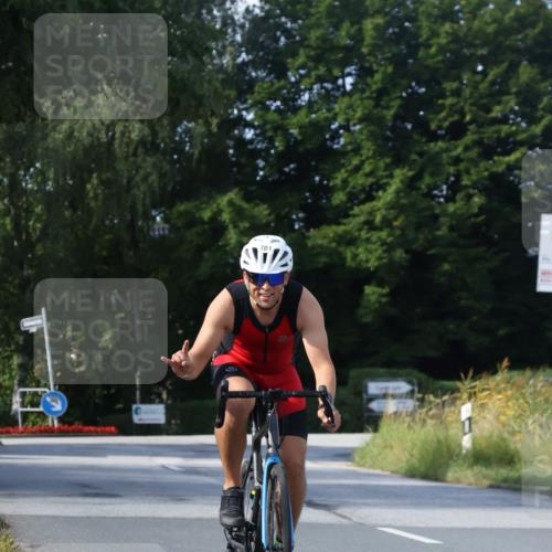 25.08.2024 - Elbe Triathlon Hamburg Fuchs,  Jonas http://msf.ph/oto/6871727 25.08.2024 10:31:57 Radfahren 701 meine-sportfotos.de