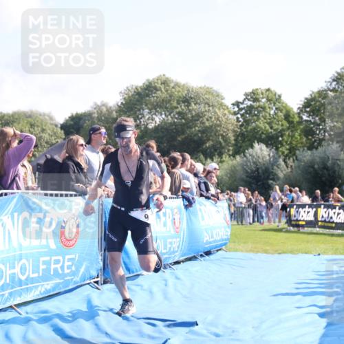 25.08.2024 - Elbe Triathlon Hamburg H.Heesch http://msf.ph/oto/6871729 25.08.2024 11:09:43 Ziel 419, 469, 573, 578 meine-sportfotos.de
