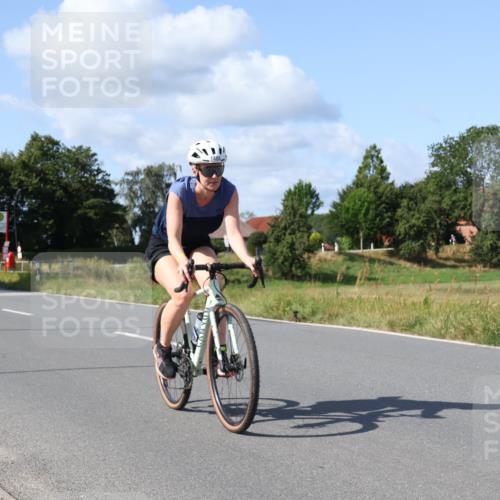 25.08.2024 - Elbe Triathlon Hamburg Fuchs,  Jonas http://msf.ph/oto/6871736 25.08.2024 11:14:22 Radfahren 1523, 1486, 757, 1716 meine-sportfotos.de