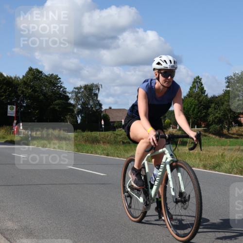 25.08.2024 - Elbe Triathlon Hamburg Fuchs,  Jonas http://msf.ph/oto/6871742 25.08.2024 11:14:22 Radfahren 1523, 1486, 757, 1716 meine-sportfotos.de