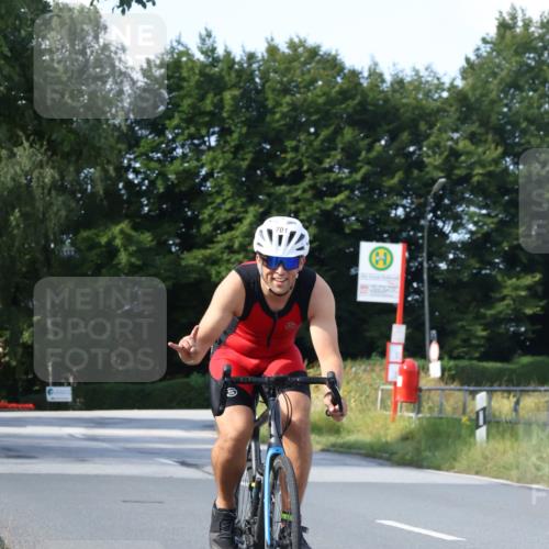 25.08.2024 - Elbe Triathlon Hamburg Fuchs,  Jonas http://msf.ph/oto/6871744 25.08.2024 10:31:58 Radfahren 701 meine-sportfotos.de