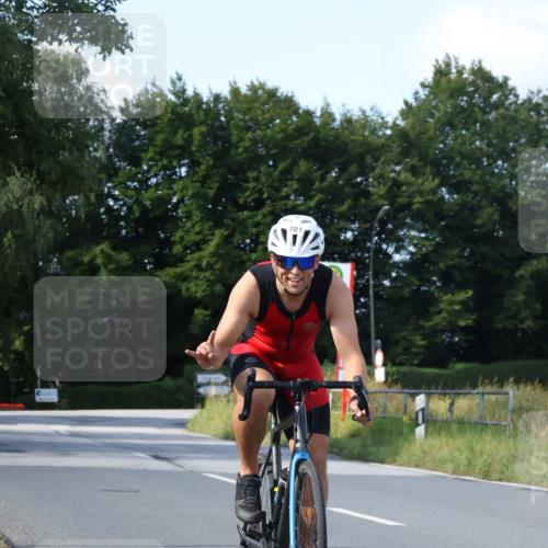 25.08.2024 - Elbe Triathlon Hamburg Fuchs,  Jonas http://msf.ph/oto/6871749 25.08.2024 10:31:58 Radfahren 701 meine-sportfotos.de