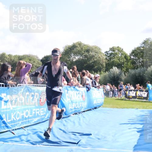 25.08.2024 - Elbe Triathlon Hamburg H.Heesch http://msf.ph/oto/6871759 25.08.2024 11:09:43 Ziel 419, 469, 573, 578 meine-sportfotos.de
