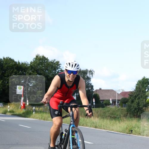 25.08.2024 - Elbe Triathlon Hamburg Fuchs,  Jonas http://msf.ph/oto/6871760 25.08.2024 10:31:58 Radfahren 701 meine-sportfotos.de