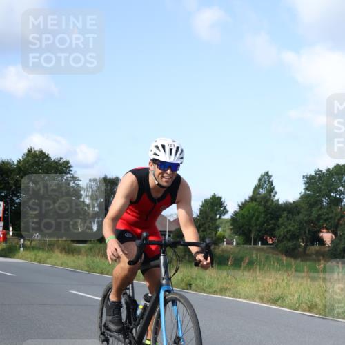 25.08.2024 - Elbe Triathlon Hamburg Fuchs,  Jonas http://msf.ph/oto/6871764 25.08.2024 10:31:59 Radfahren 701 meine-sportfotos.de