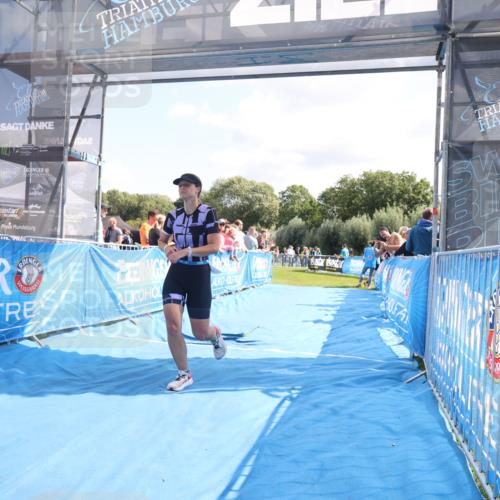 25.08.2024 - Elbe Triathlon Hamburg H.Heesch http://msf.ph/oto/6871765 25.08.2024 11:36:48 Ziel 479, 498 meine-sportfotos.de