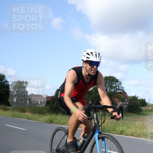 25.08.2024 - Elbe Triathlon Hamburg Fuchs,  Jonas http://msf.ph/oto/6871768 25.08.2024 10:31:59 Radfahren 701 meine-sportfotos.de