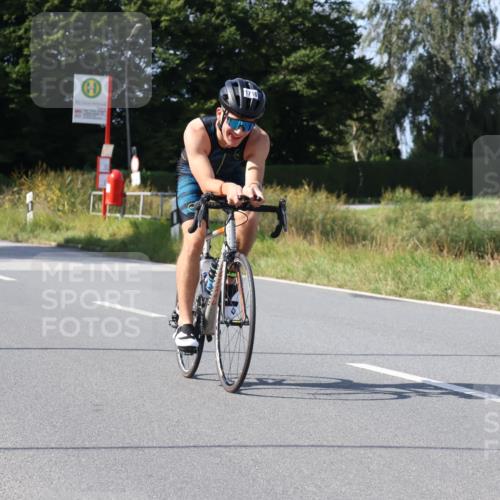 25.08.2024 - Elbe Triathlon Hamburg Fuchs,  Jonas http://msf.ph/oto/6871774 25.08.2024 11:14:27 Radfahren 1486, 757, 1716 meine-sportfotos.de