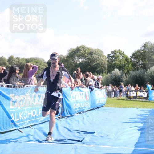 25.08.2024 - Elbe Triathlon Hamburg H.Heesch http://msf.ph/oto/6871778 25.08.2024 11:09:43 Ziel 419, 469, 573, 578 meine-sportfotos.de
