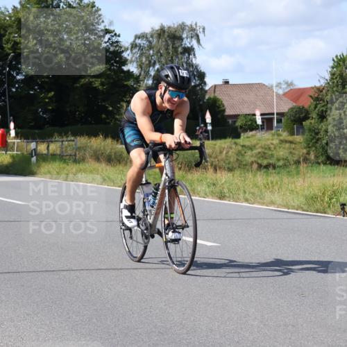 25.08.2024 - Elbe Triathlon Hamburg Fuchs,  Jonas http://msf.ph/oto/6871782 25.08.2024 11:14:27 Radfahren 1486, 757, 1716 meine-sportfotos.de
