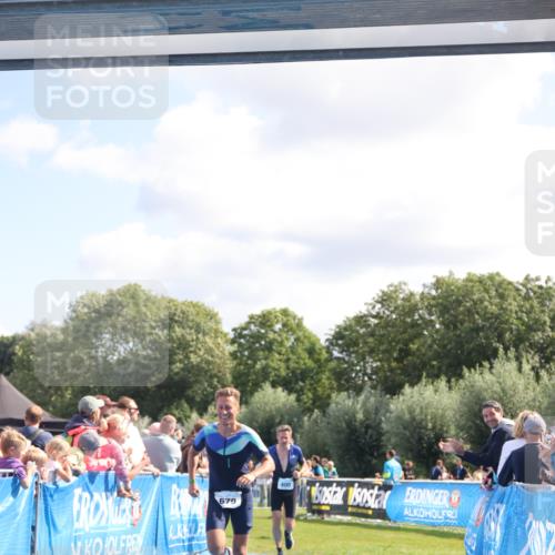 25.08.2024 - Elbe Triathlon Hamburg H.Heesch http://msf.ph/oto/6871784 25.08.2024 11:37:07 Ziel 400, 679, 731 meine-sportfotos.de
