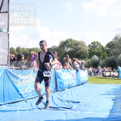 25.08.2024 - Elbe Triathlon Hamburg H.Heesch http://msf.ph/oto/6871793 25.08.2024 11:09:43 Ziel 419, 469, 573, 578 meine-sportfotos.de