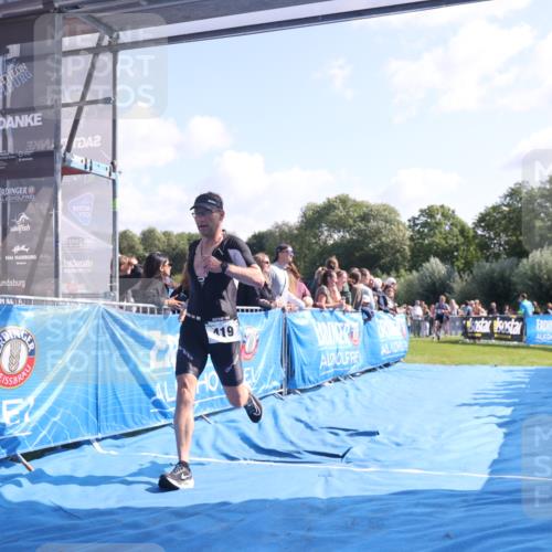 25.08.2024 - Elbe Triathlon Hamburg H.Heesch http://msf.ph/oto/6871813 25.08.2024 11:09:43 Ziel 419, 469, 573, 578 meine-sportfotos.de