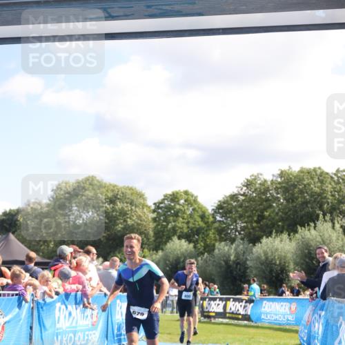 25.08.2024 - Elbe Triathlon Hamburg H.Heesch http://msf.ph/oto/6871815 25.08.2024 11:37:07 Ziel 400, 679, 731 meine-sportfotos.de