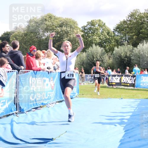 25.08.2024 - Elbe Triathlon Hamburg H.Heesch http://msf.ph/oto/6871853 25.08.2024 11:59:13 Ziel 306, 478, 1552, 1572 meine-sportfotos.de
