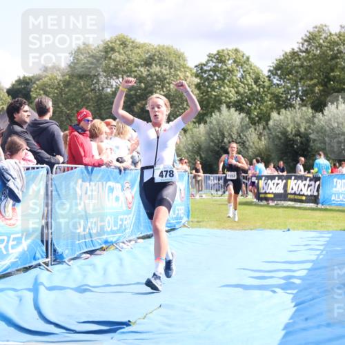 25.08.2024 - Elbe Triathlon Hamburg H.Heesch http://msf.ph/oto/6871858 25.08.2024 11:59:13 Ziel 306, 478, 1552, 1572 meine-sportfotos.de