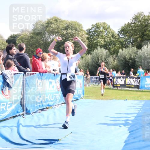 25.08.2024 - Elbe Triathlon Hamburg H.Heesch http://msf.ph/oto/6871865 25.08.2024 11:59:13 Ziel 306, 478, 1552, 1572 meine-sportfotos.de