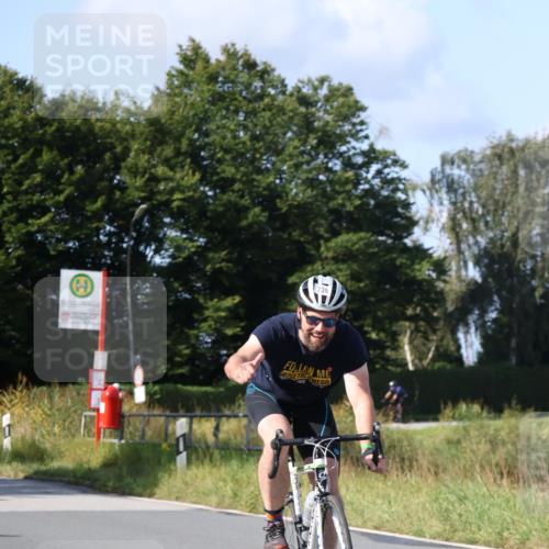 25.08.2024 - Elbe Triathlon Hamburg Fuchs,  Jonas http://msf.ph/oto/6871868 25.08.2024 10:32:23 Radfahren 743, 736, 602, 480, 713 meine-sportfotos.de