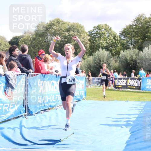 25.08.2024 - Elbe Triathlon Hamburg H.Heesch http://msf.ph/oto/6871876 25.08.2024 11:59:13 Ziel 306, 478, 1552, 1572 meine-sportfotos.de