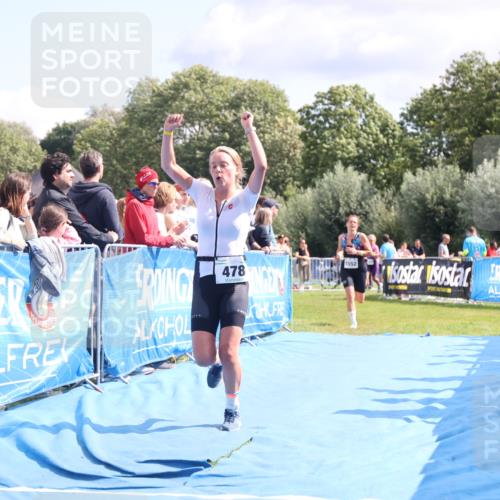 25.08.2024 - Elbe Triathlon Hamburg H.Heesch http://msf.ph/oto/6871881 25.08.2024 11:59:13 Ziel 306, 478, 1552, 1572 meine-sportfotos.de